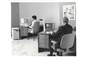 Digital Equipment Corp. (DEC) - Digital's new PC all-in-1 extends integrated office services to personal computer users