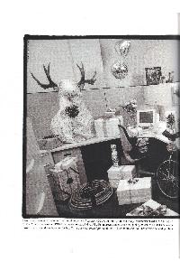 Hewlett-Packard - Upon entering his cube, the IS Manager receives some positive feedback concerning the new printers.