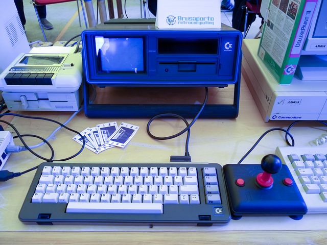 Commodore SX 64